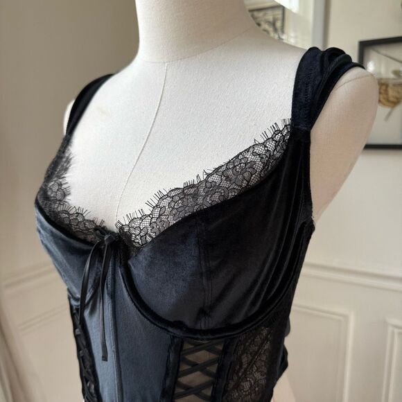 Victoria’s Secret Dream Angels Black Velvet Lace Corset Top $99 L - Picture 5 of 9